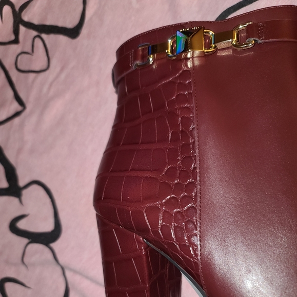 Micheal Kors Booties - Picture 3 of 11